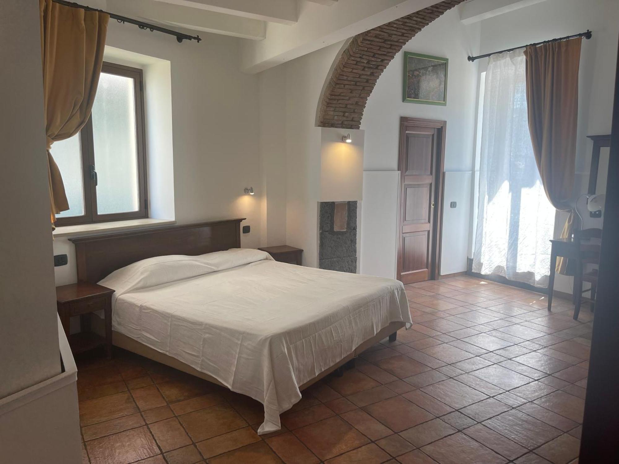 Hotel Capomulini 3 Stelle Ачиреале Экстерьер фото