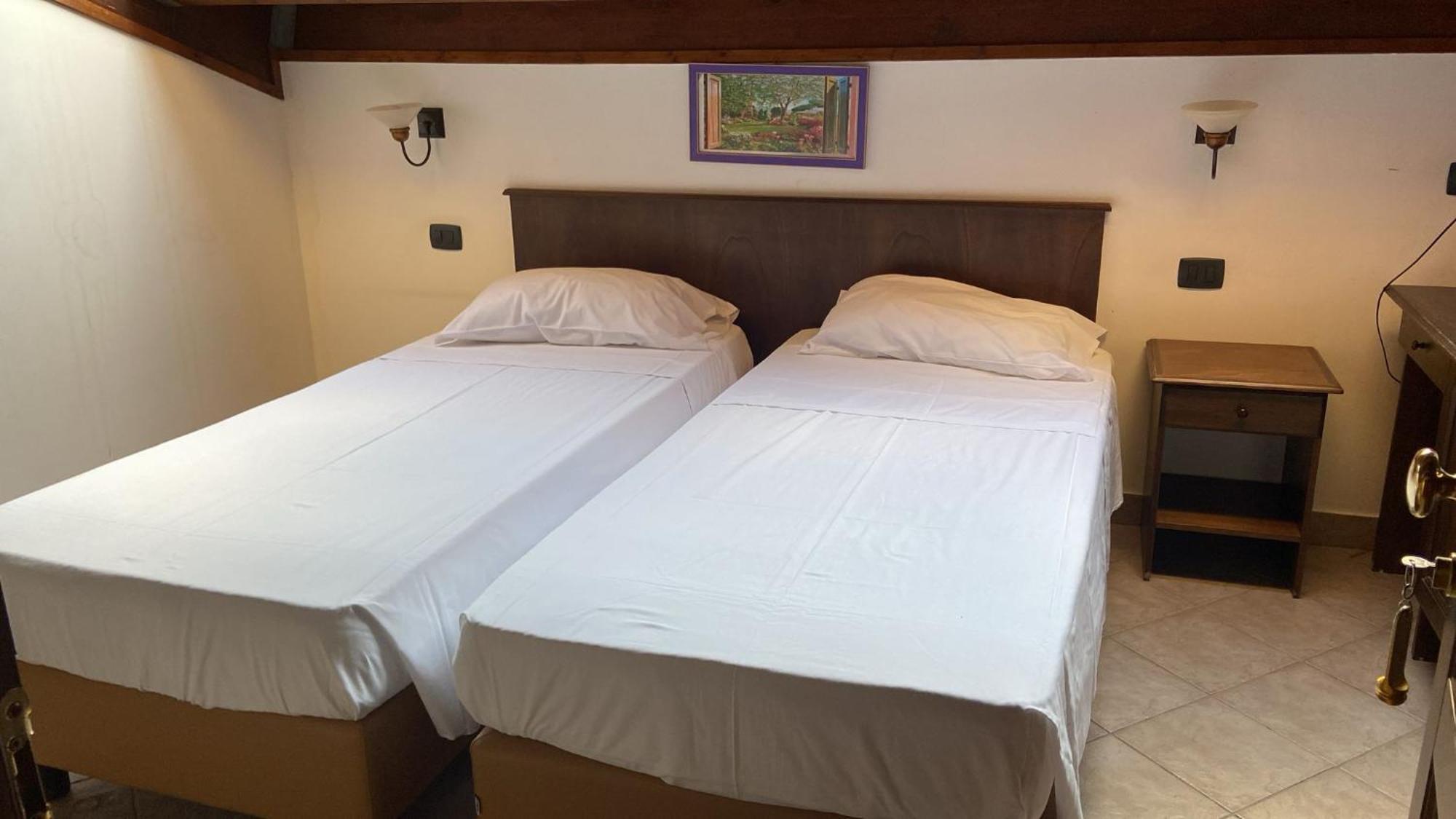 Hotel Capomulini 3 Stelle Ачиреале Экстерьер фото